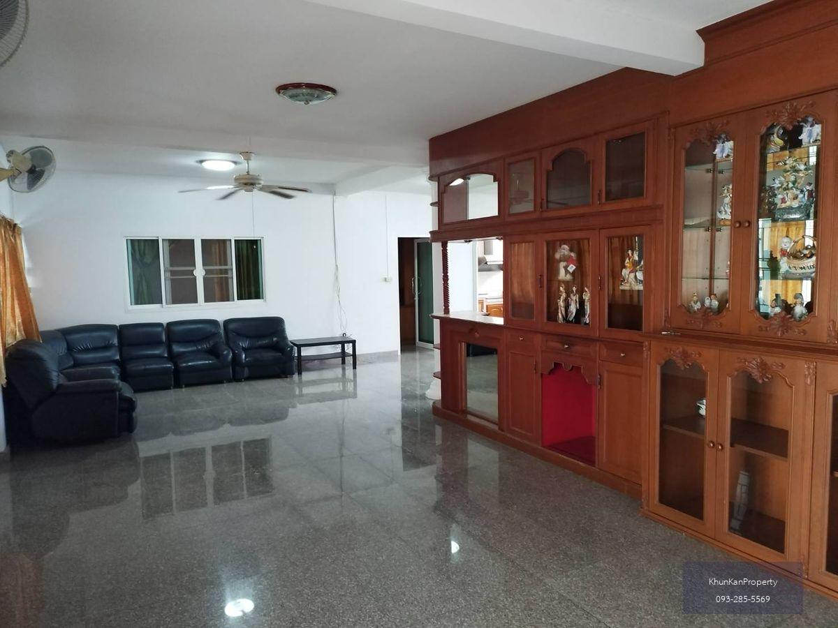 ✅ FOR RENT ✅ 2-Storey Town Home – On Nut 🔥 HOT DEAL